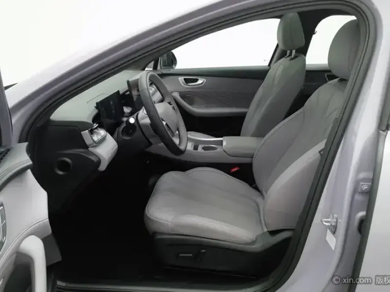 2025 Roewe M7 с пробегом 5 100 км