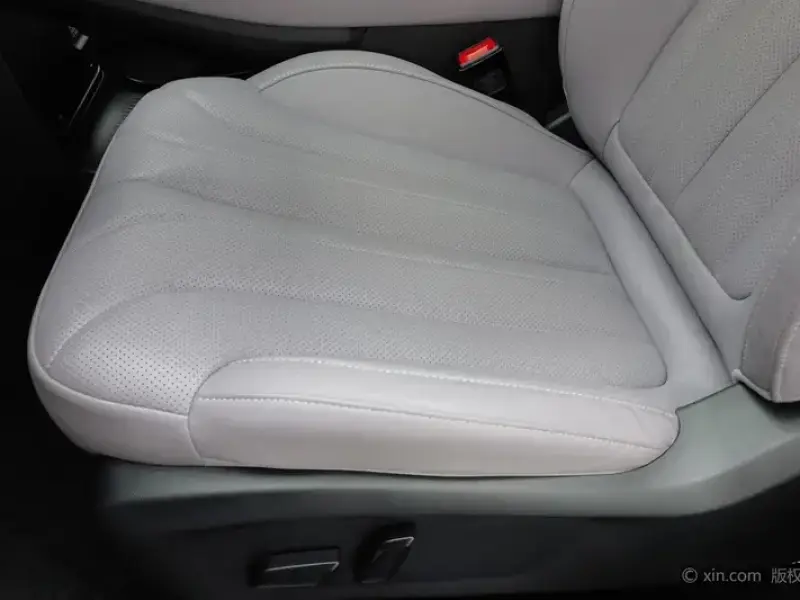 2025 Roewe M7 с пробегом 5 100 км