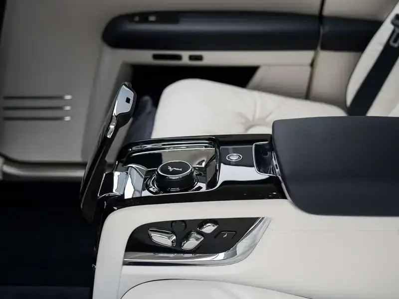 2021 Rolls-Royce Ghost с пробегом 28 000 км