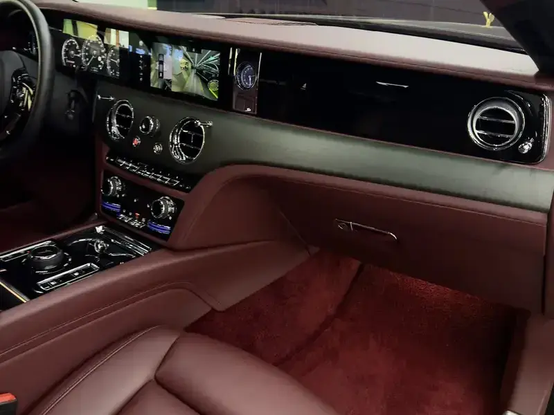 2021 Rolls-Royce Ghost с пробегом 18 000 км