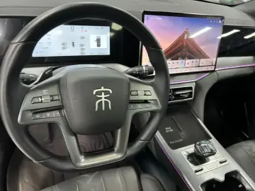 2025 BYD Song L с пробегом 24 000 км