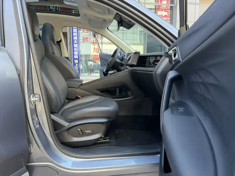 2023 Roewe RX5 с пробегом 40 000 км