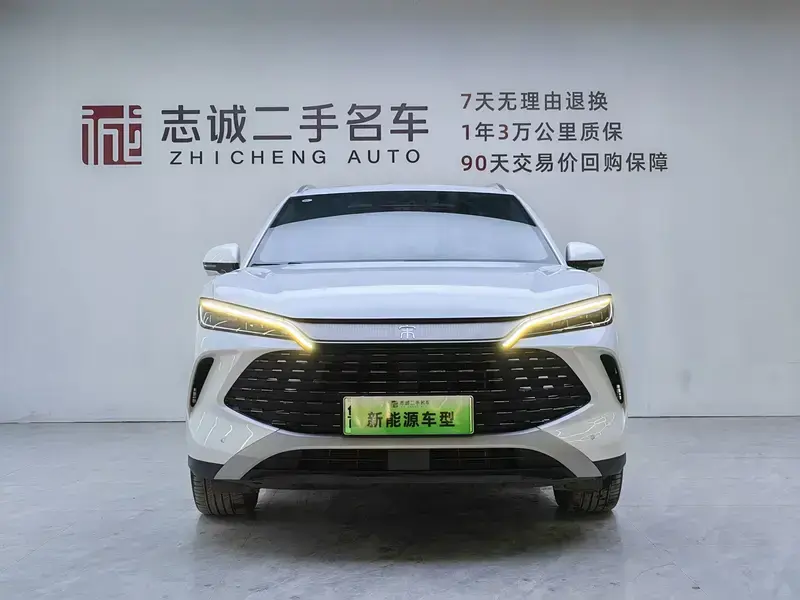 2025 BYD Song L с пробегом 16 000 км