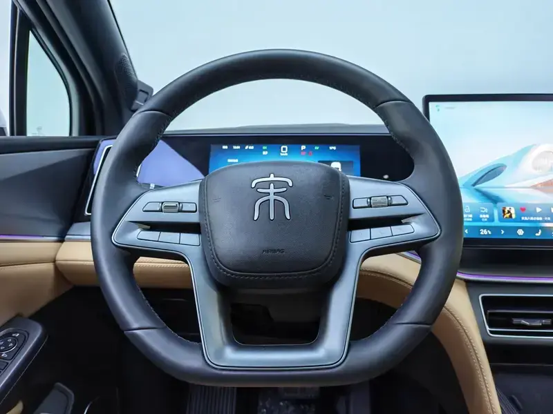 2025 BYD Song L с пробегом 16 000 км