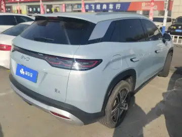 2024 BYD Song L с пробегом 18 000 км