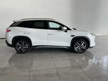 2025 BYD Song L с пробегом 22 500 км