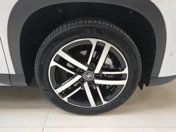 2025 BYD Song L с пробегом 25 000 км