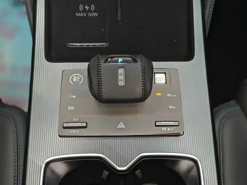 2025 BYD Song L с пробегом 25 000 км