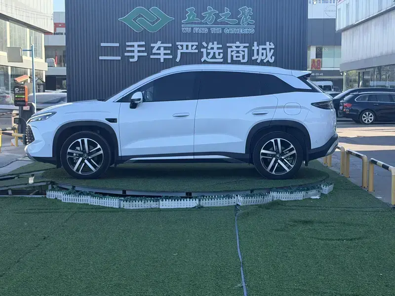2026 BYD Song L с пробегом 11 200 км