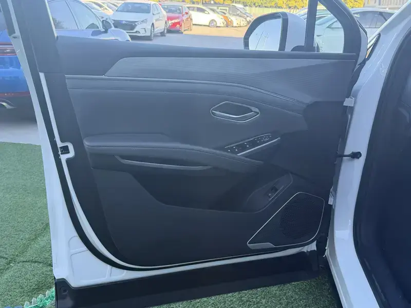 2026 BYD Song L с пробегом 11 200 км