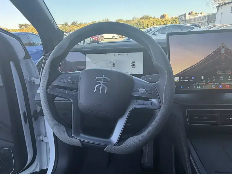 2026 BYD Song L с пробегом 11 200 км