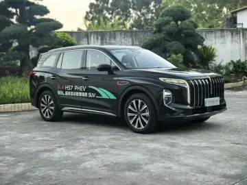 2025 Hongqi HS7 с пробегом 1 000 км