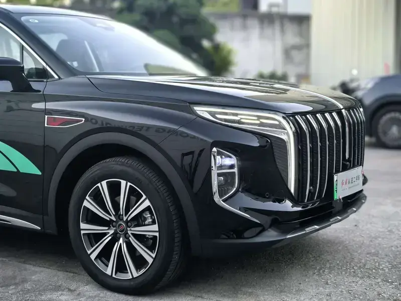 2025 Hongqi HS7 с пробегом 1 000 км