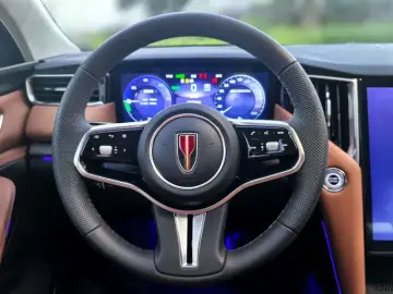 2025 Hongqi HS7 с пробегом 1 000 км