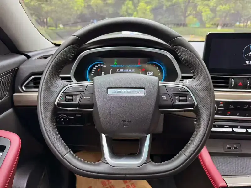 2023 JETOUR X70+ с пробегом 10 000 км