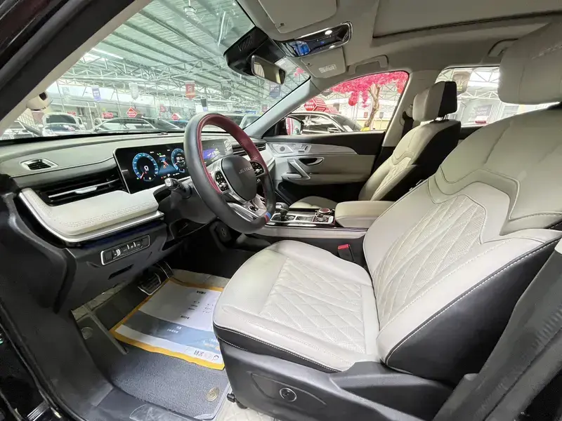 2023 JETOUR X70+ с пробегом 49 200 км