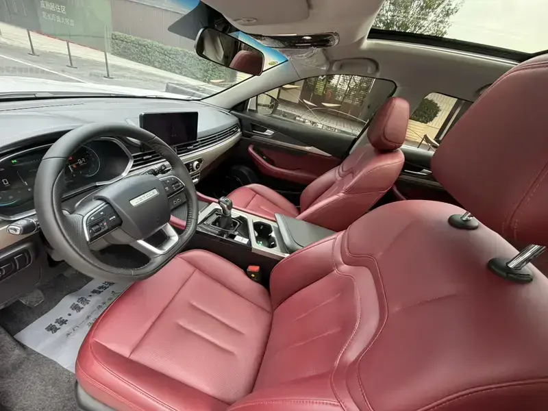 2025 JETOUR X70+ с пробегом 48 000 км