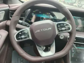 2023 JETOUR X90 с пробегом 42 000 км