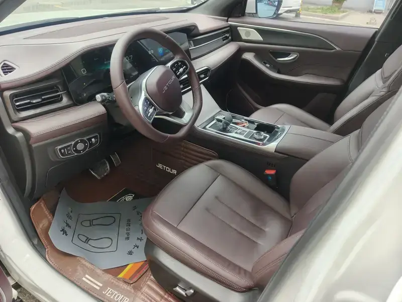 2023 JETOUR X90 с пробегом 42 000 км