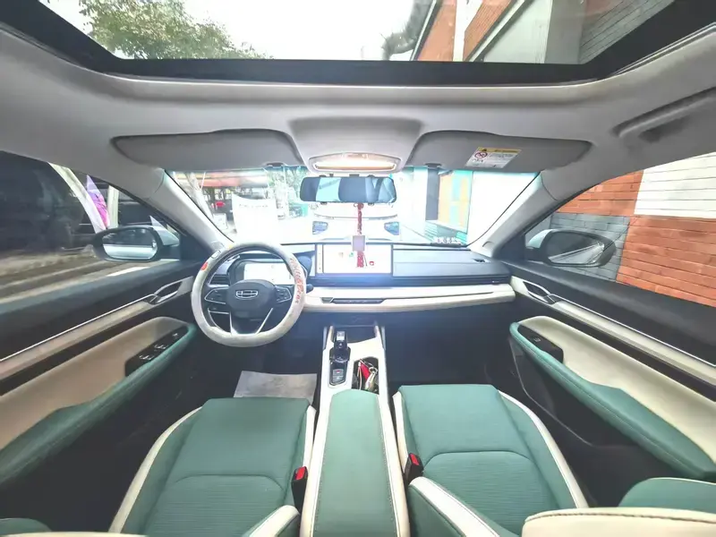 2022 Geely Emgrand L с пробегом 12 000 км