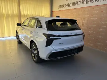 2025 Hongqi HS3 с пробегом 1 300 км