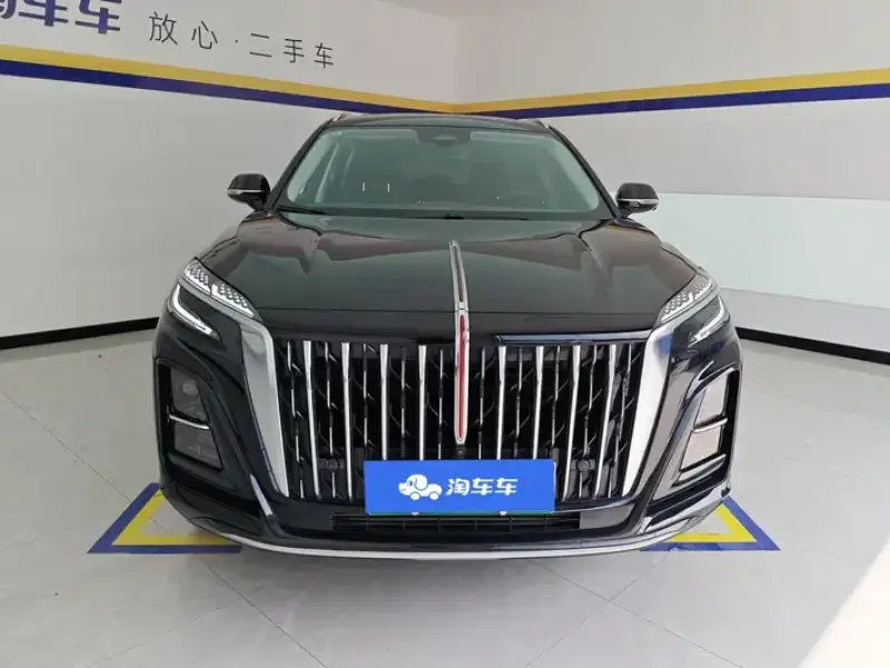 2024 Hongqi HS3 с пробегом 12 000 км