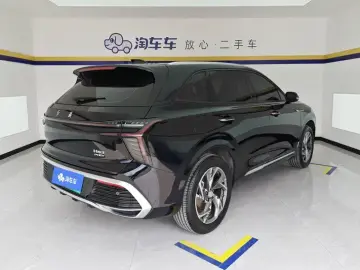 2024 Hongqi HS3 с пробегом 12 000 км
