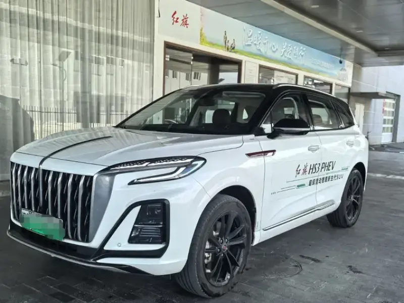 2025 Hongqi HS3 с пробегом 23 000 км