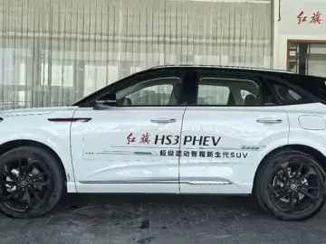 2025 Hongqi HS3 с пробегом 23 000 км