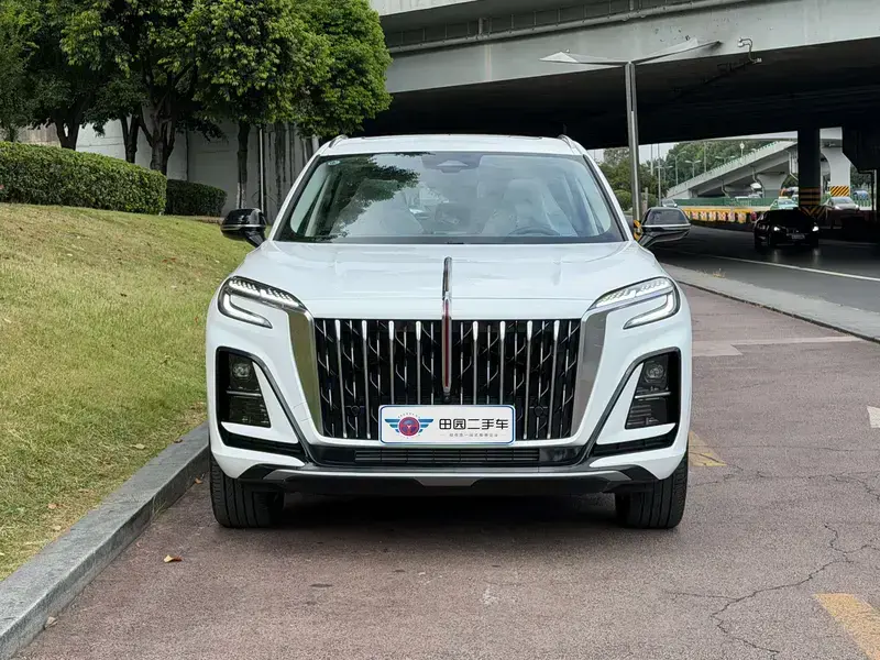 2024 Hongqi HS3 с пробегом 100 км