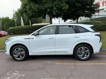2024 Hongqi HS3 с пробегом 100 км