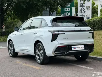 2024 Hongqi HS3 с пробегом 100 км