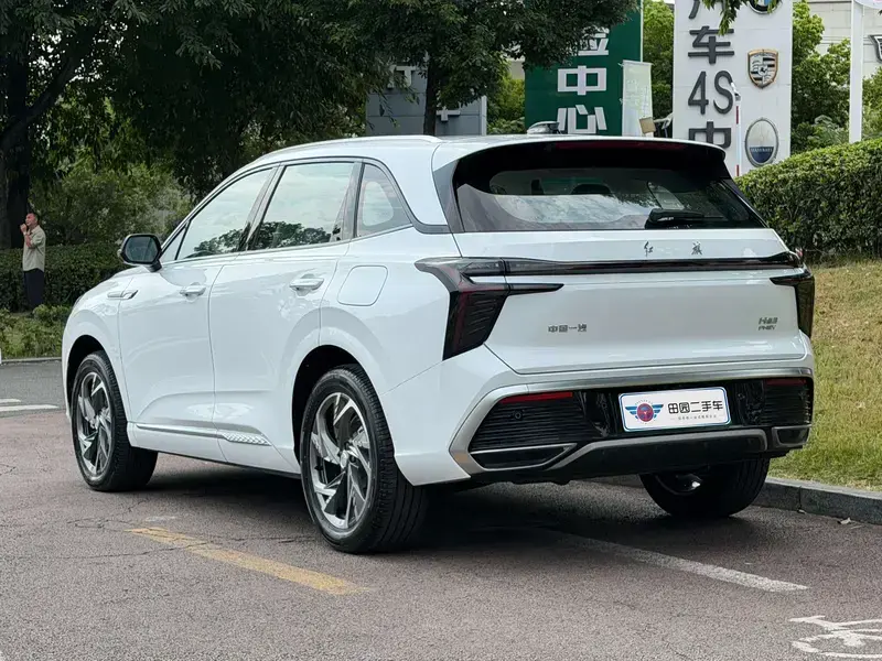 2024 Hongqi HS3 с пробегом 100 км
