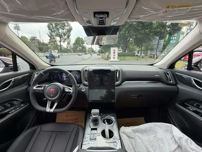 2024 Hongqi HS3 с пробегом 100 км