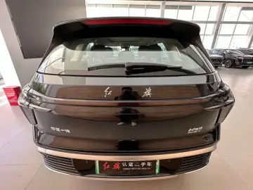 2024 Hongqi HS3 с пробегом 19 000 км