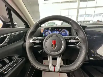 2024 Hongqi HS3 с пробегом 19 000 км