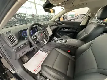 2024 Hongqi HS3 с пробегом 19 000 км