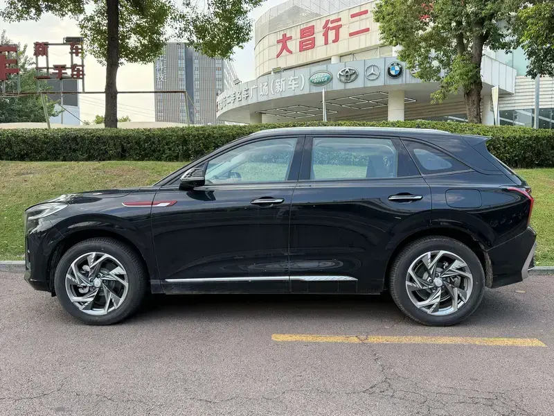 2024 Hongqi HS3 с пробегом 100 км