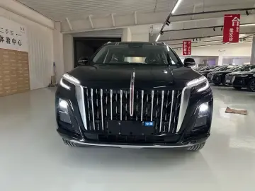 2025 Hongqi HS3 с пробегом 800 км