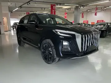 2025 Hongqi HS3 с пробегом 800 км