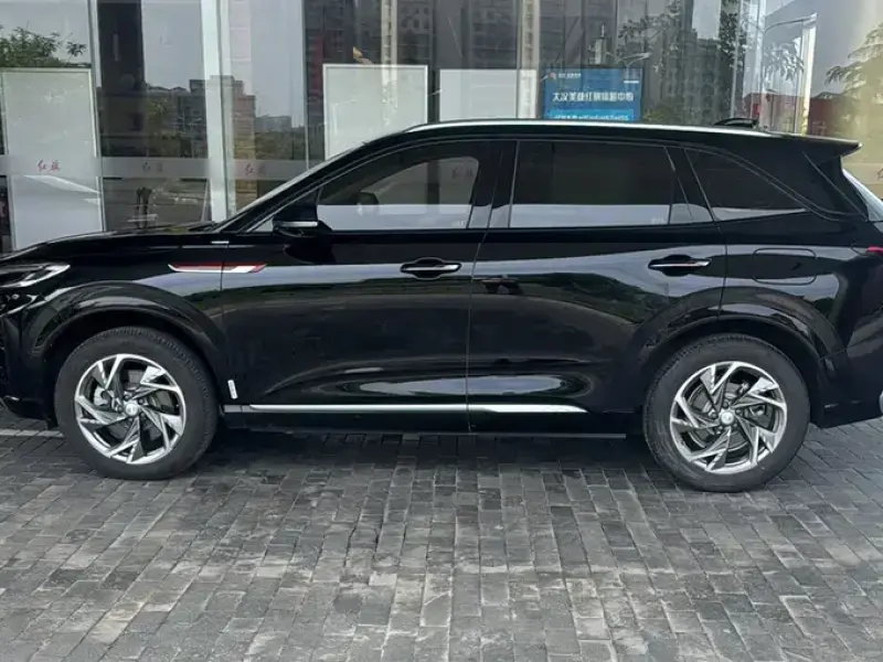 2024 Hongqi HS3 с пробегом 23 800 км