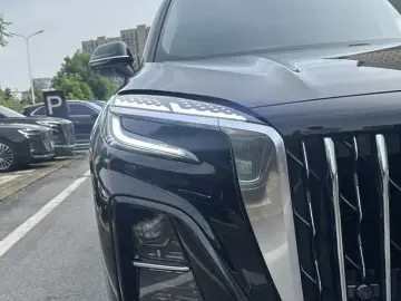 2024 Hongqi HS3 с пробегом 23 800 км