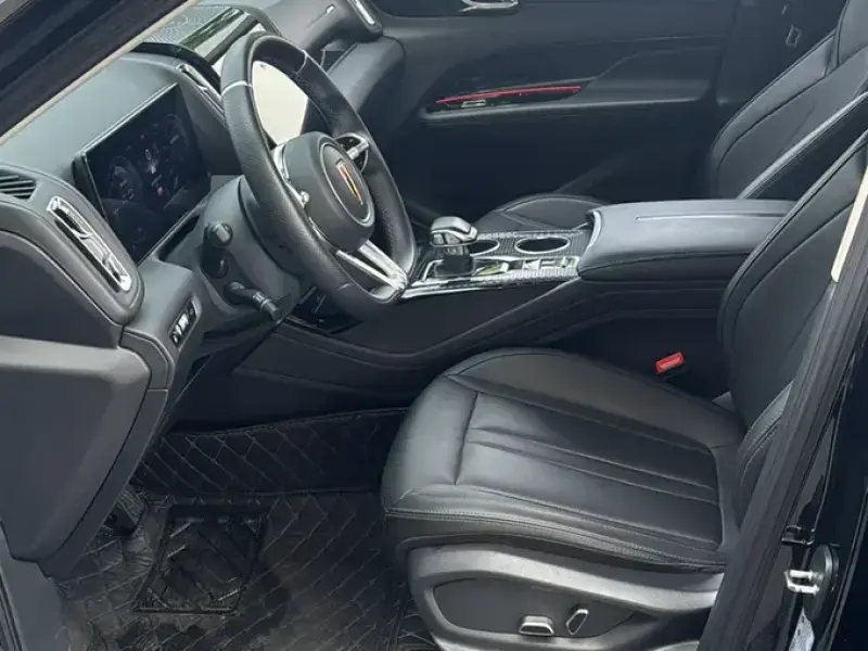 2024 Hongqi HS3 с пробегом 23 800 км