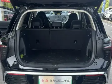 2024 Hongqi HS3 с пробегом 23 800 км