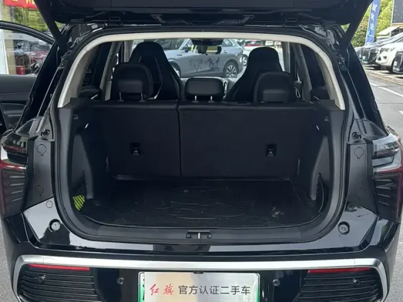 2024 Hongqi HS3 с пробегом 23 800 км
