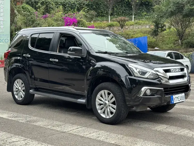 2019 Isuzu MU-X с пробегом 102 000 км