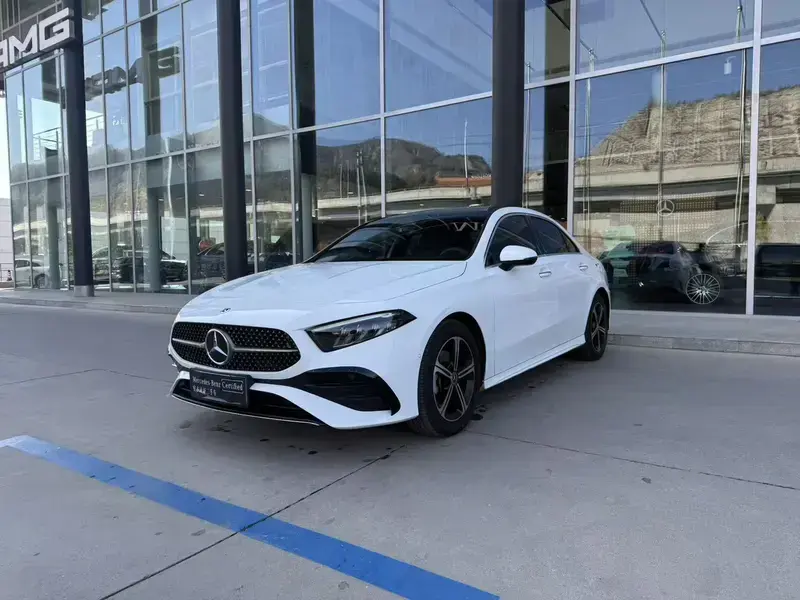 2022 Mercedes-Benz A-Класс с пробегом 24 000 км