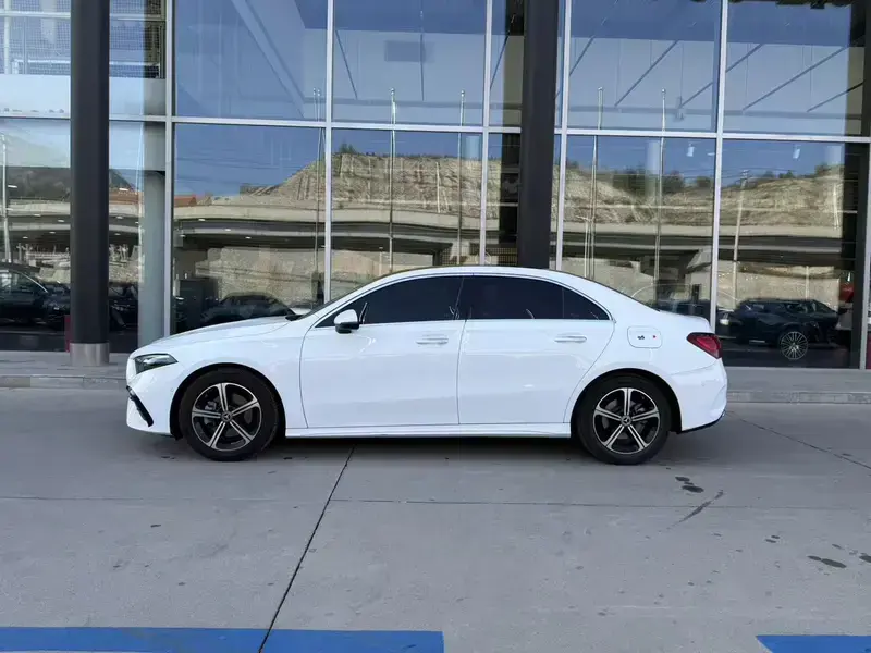 2022 Mercedes-Benz A-Класс с пробегом 24 000 км