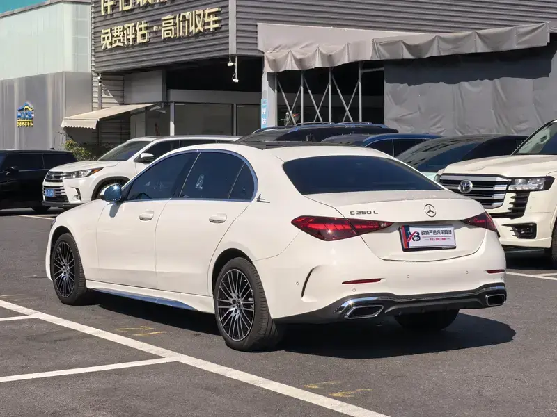 2025 Mercedes-Benz C-Класс с пробегом 9 500 км