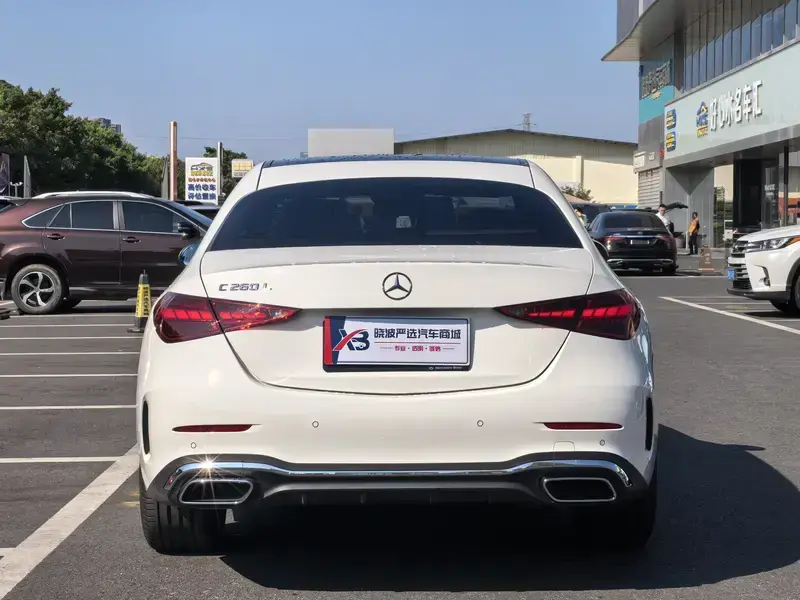 2025 Mercedes-Benz C-Класс с пробегом 9 500 км